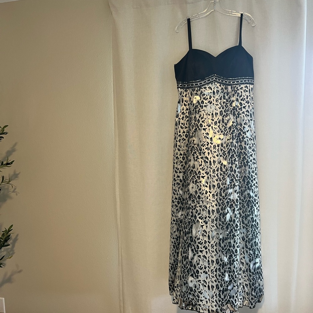 Chic Black and Leopard Print Dress